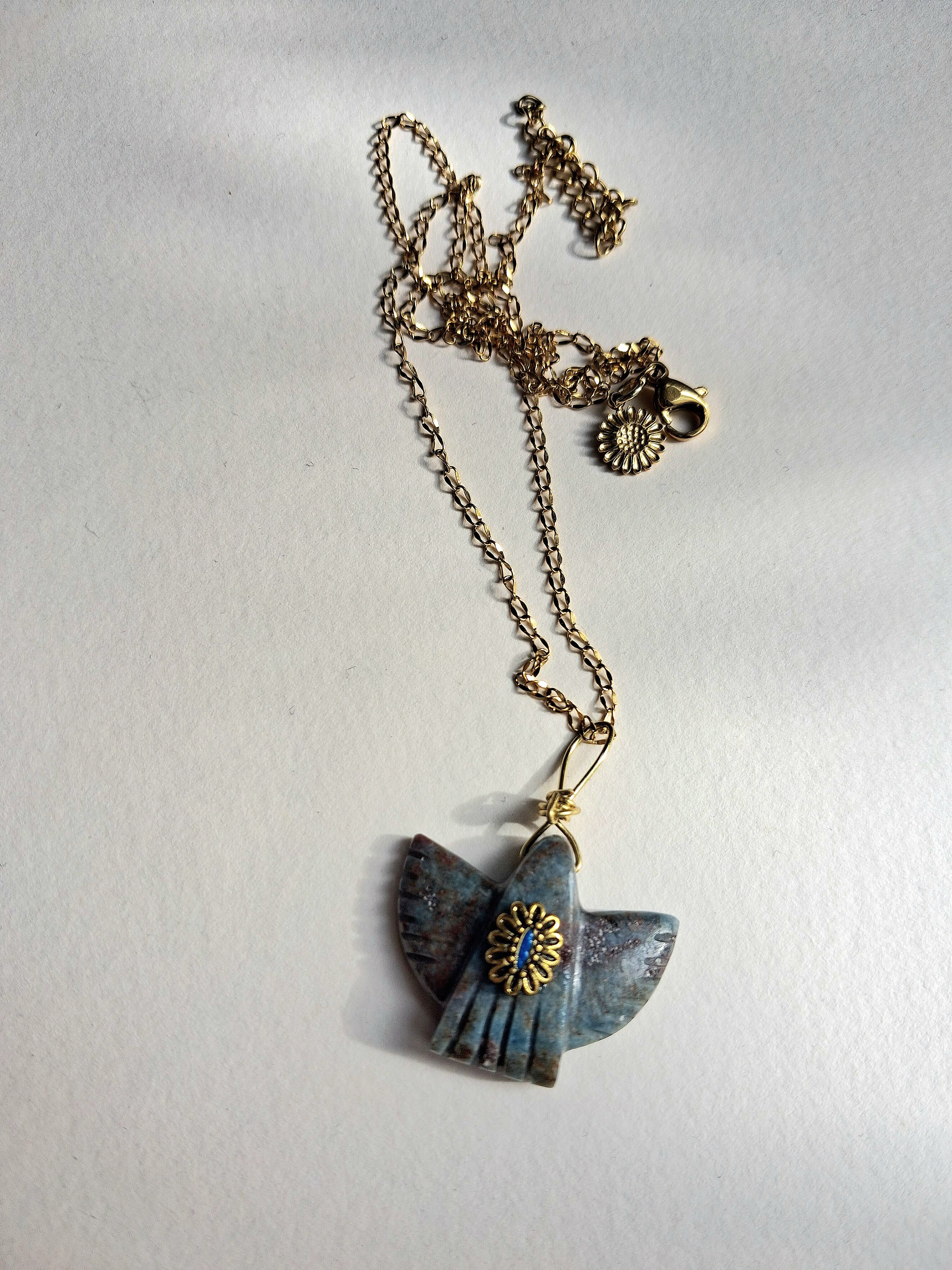 Collier aigle en rubis zoisite