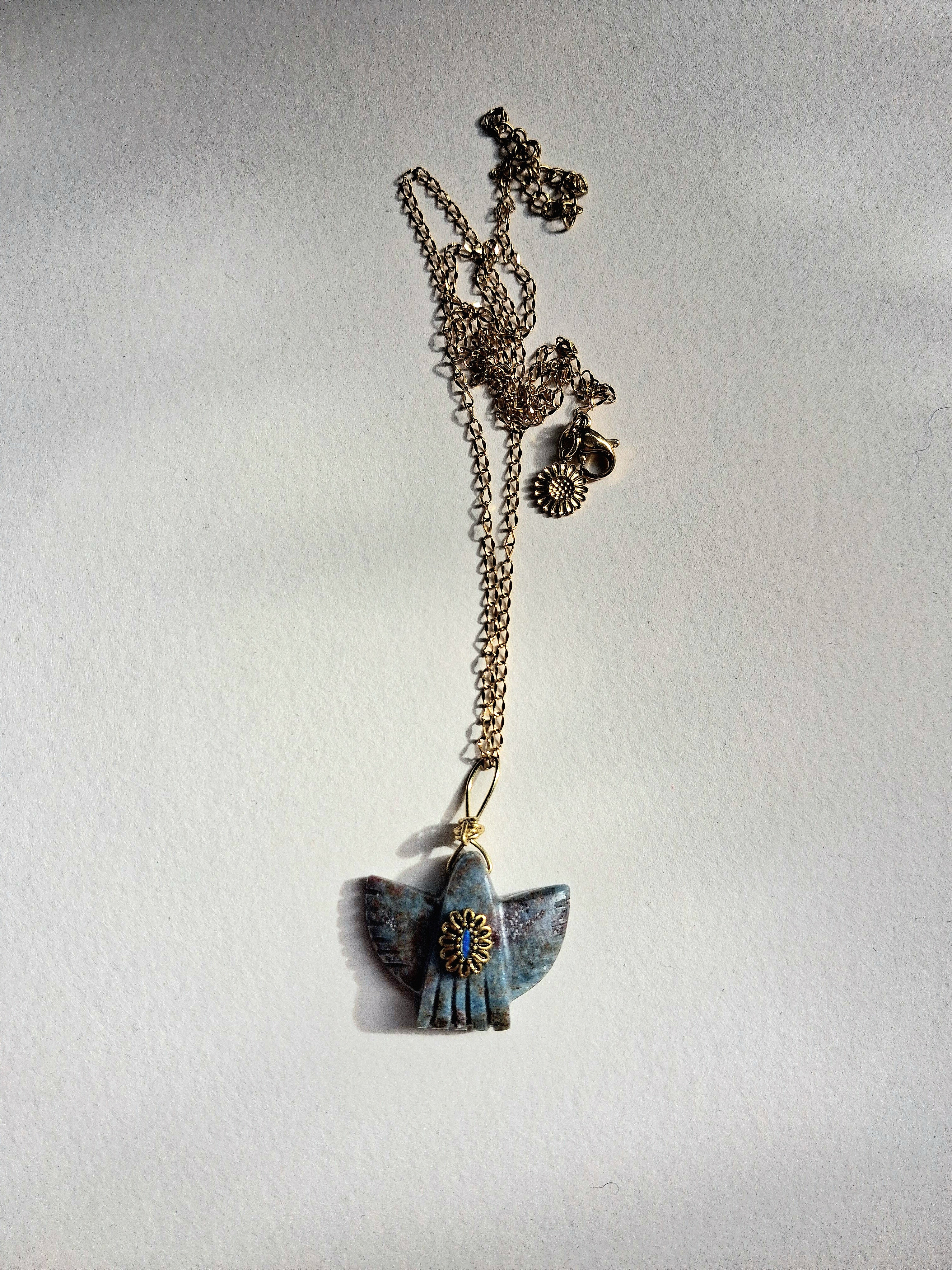 Collier aigle en rubis zoisite