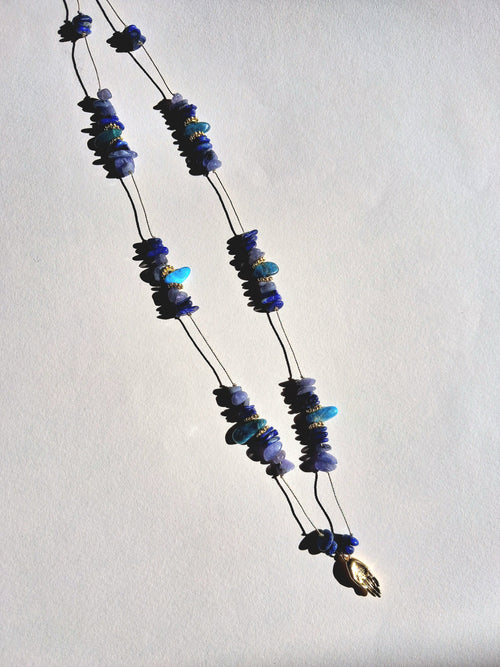 Collier signature tanzanite main (long)