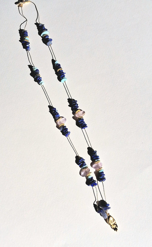 Collier signature lapis lazuli main (long)