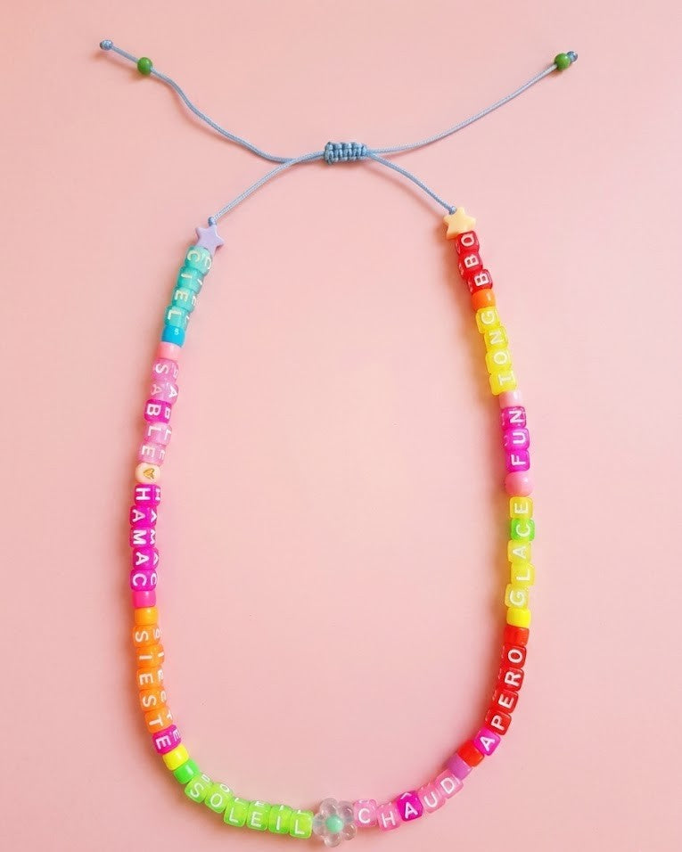 Collier message "summer"